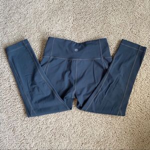 Athleta- grey legging crop- size S